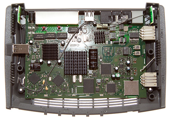 AVM Fritzbox 7390 PCB removed from case