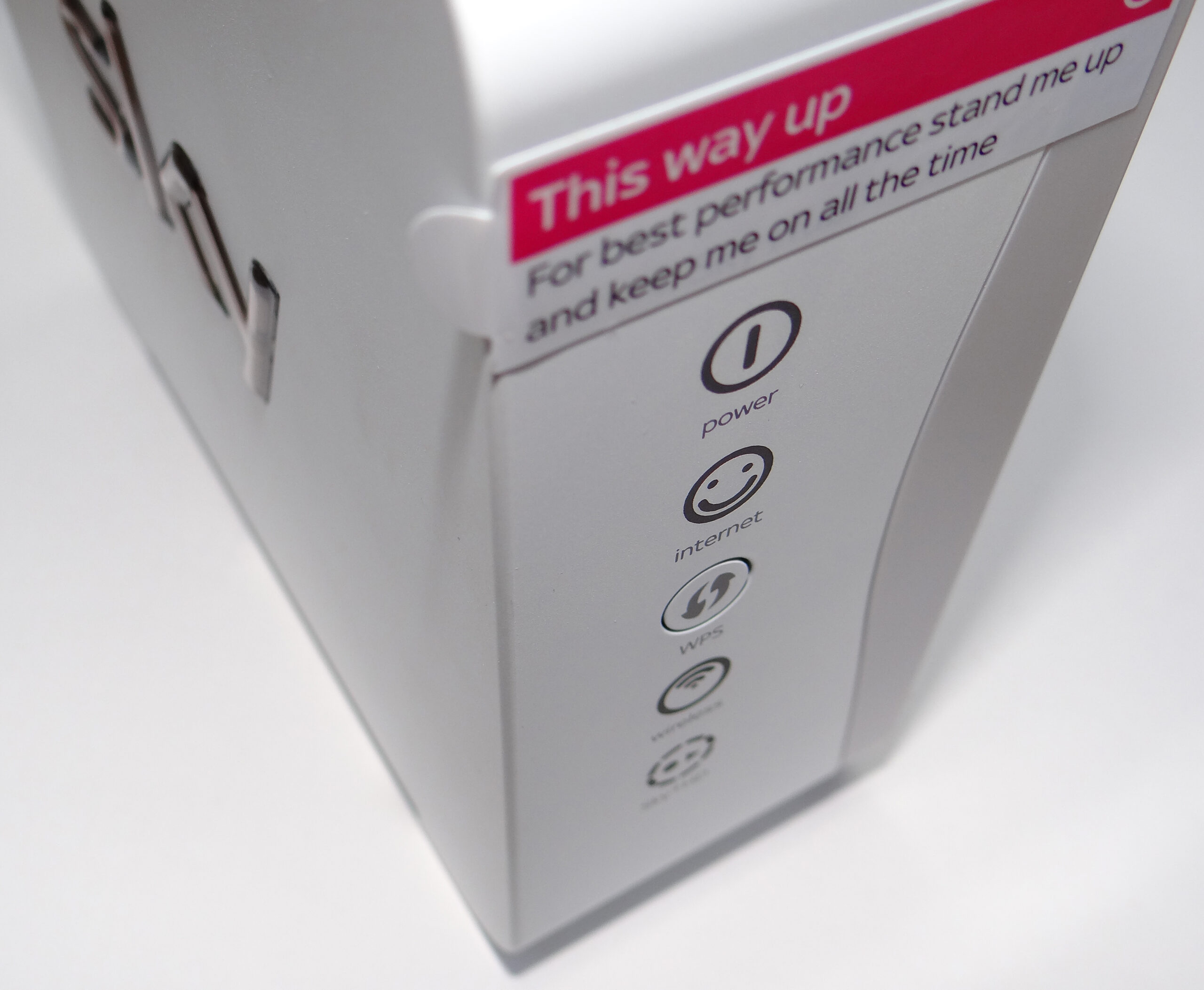 Sky SR101 ADSL and Fibre Broadband Router Review | thinkbroadband